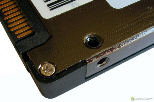 OCZ Vertex3 SSD - mounting holes