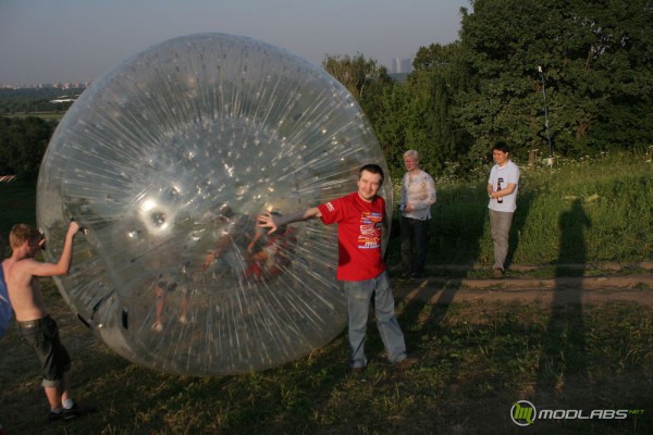 MSI и AMD. Катание на Zorb'е