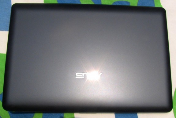 ASUS Eee PC 1215N